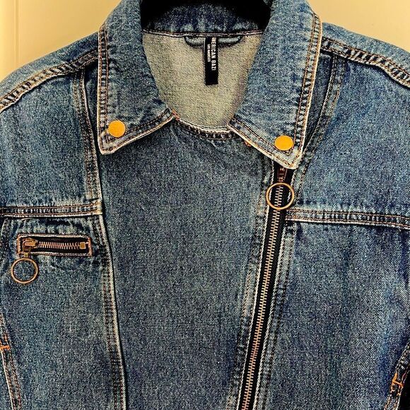 American Bazi Cropped Denim Offset Zipper Round Pulls Snap Details - Picture 4 of 10